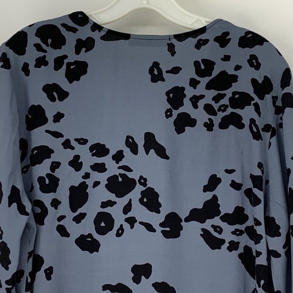 Womens Sam & Lavi Blouse Size M Surplice Long Sleeve Gray Print 3190 USA - Picture 9 of 10